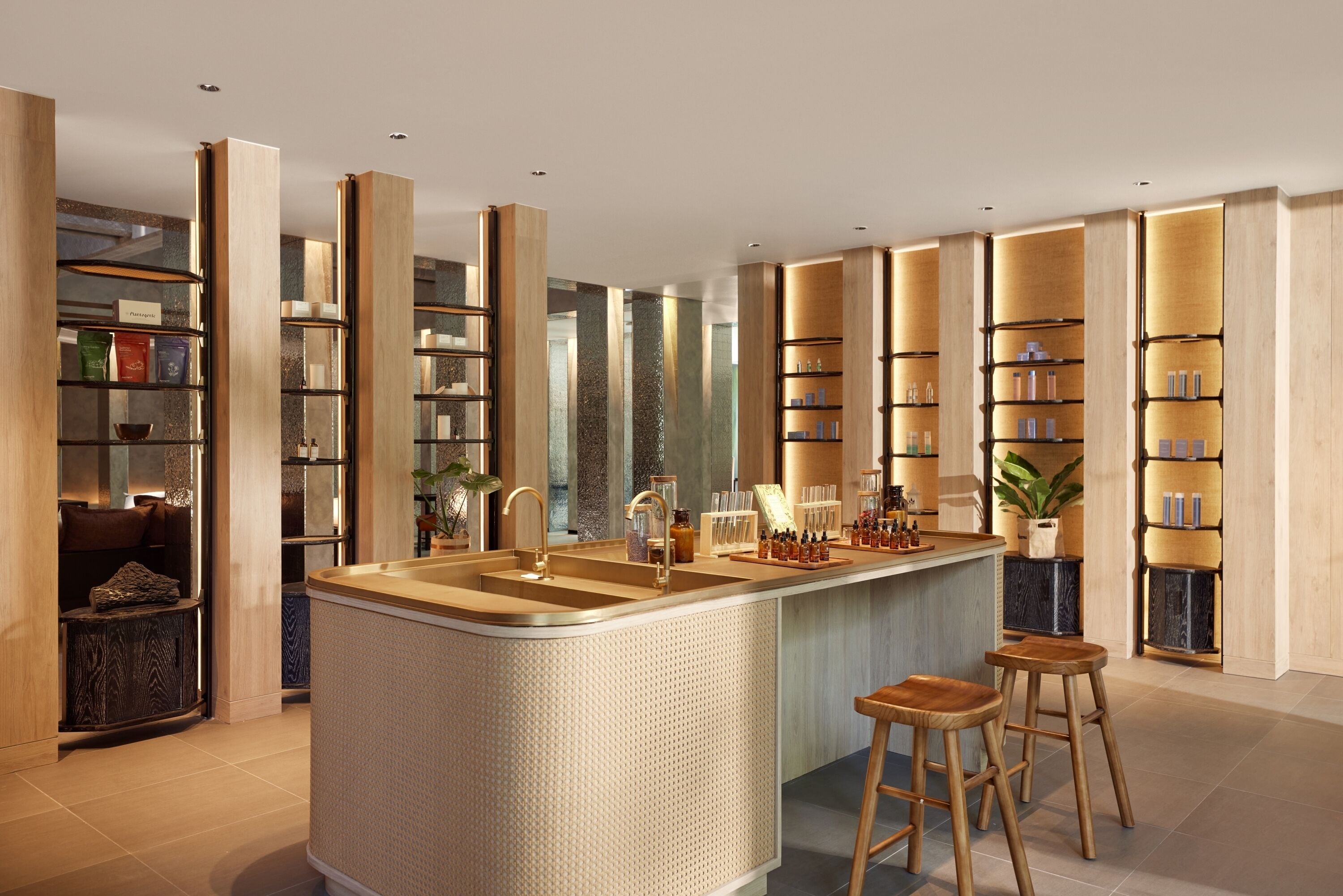 sauna, body treatments, aromatherapy, thai massages, body scrubs