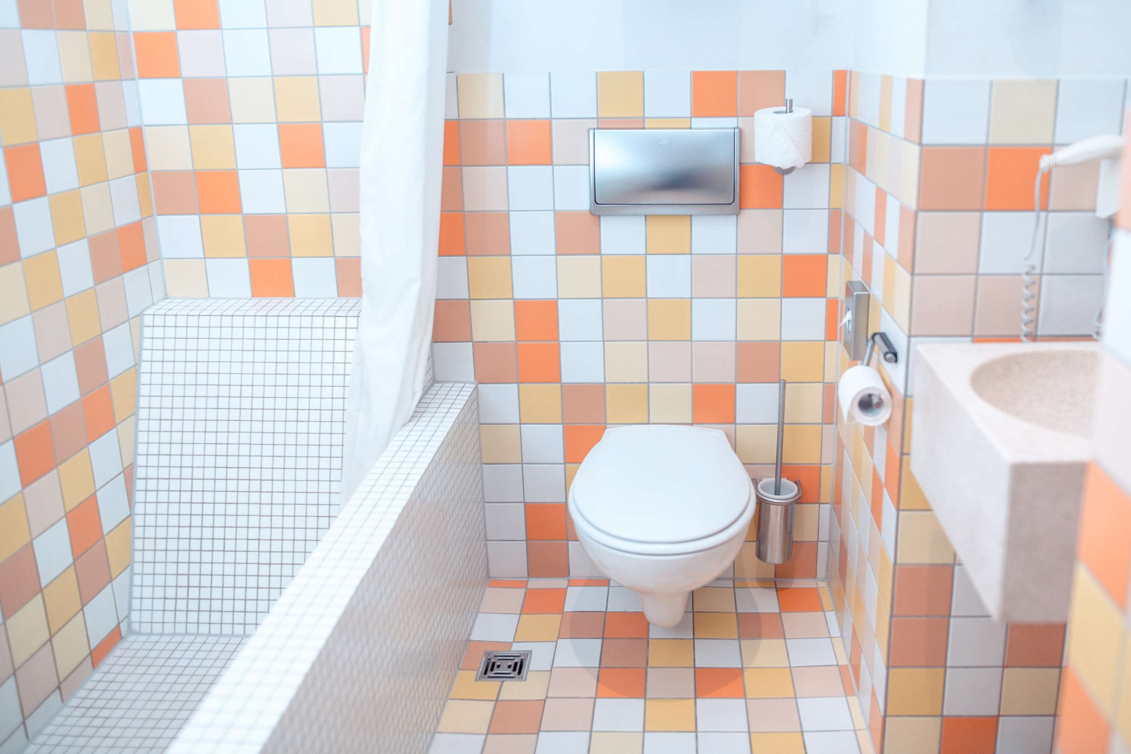 eco-friendly toiletries, hair dryer, towels