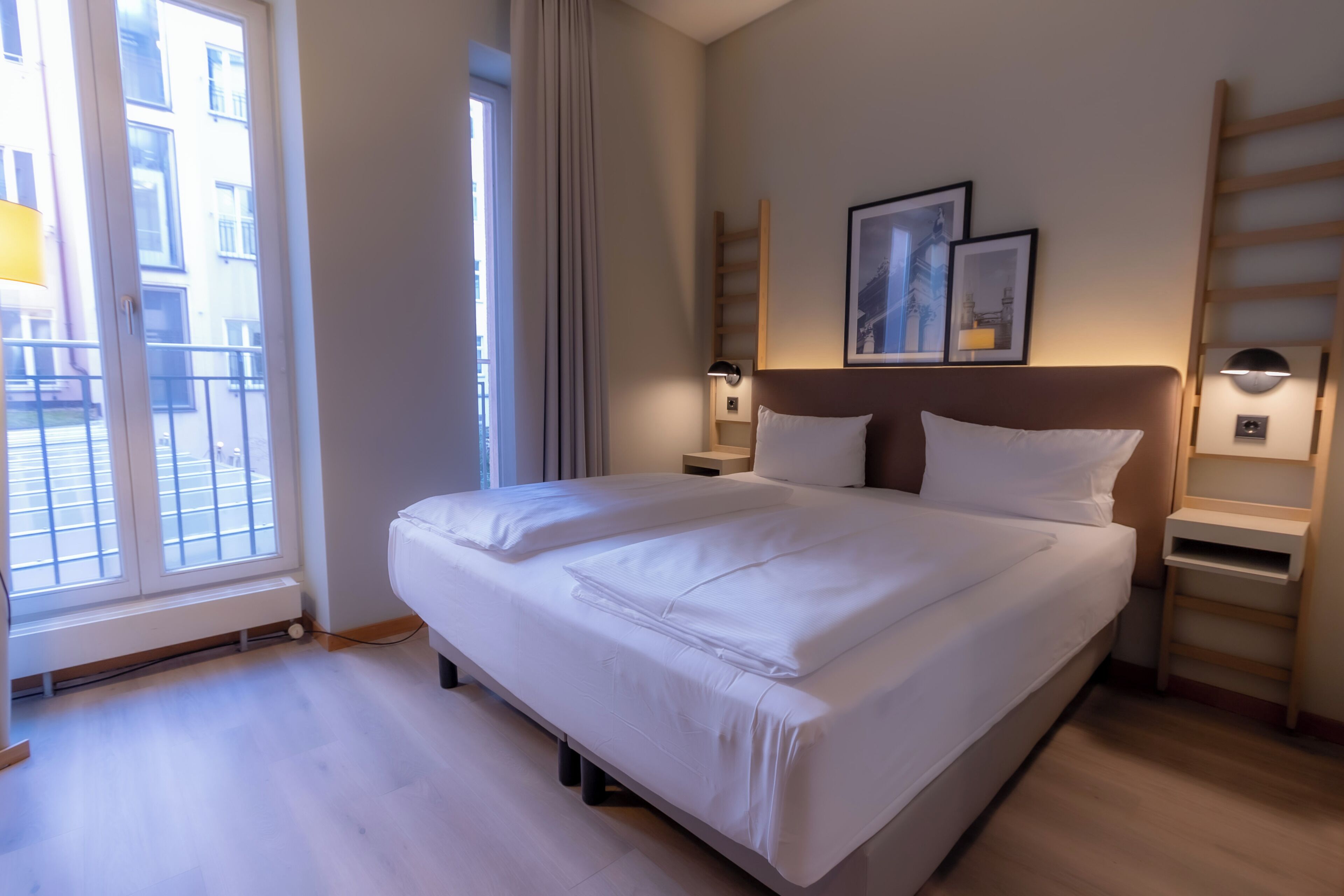 Standard Room, 1 King Bed | Hypo-allergenic bedding, in-room safe, laptop workspace, blackout drapes