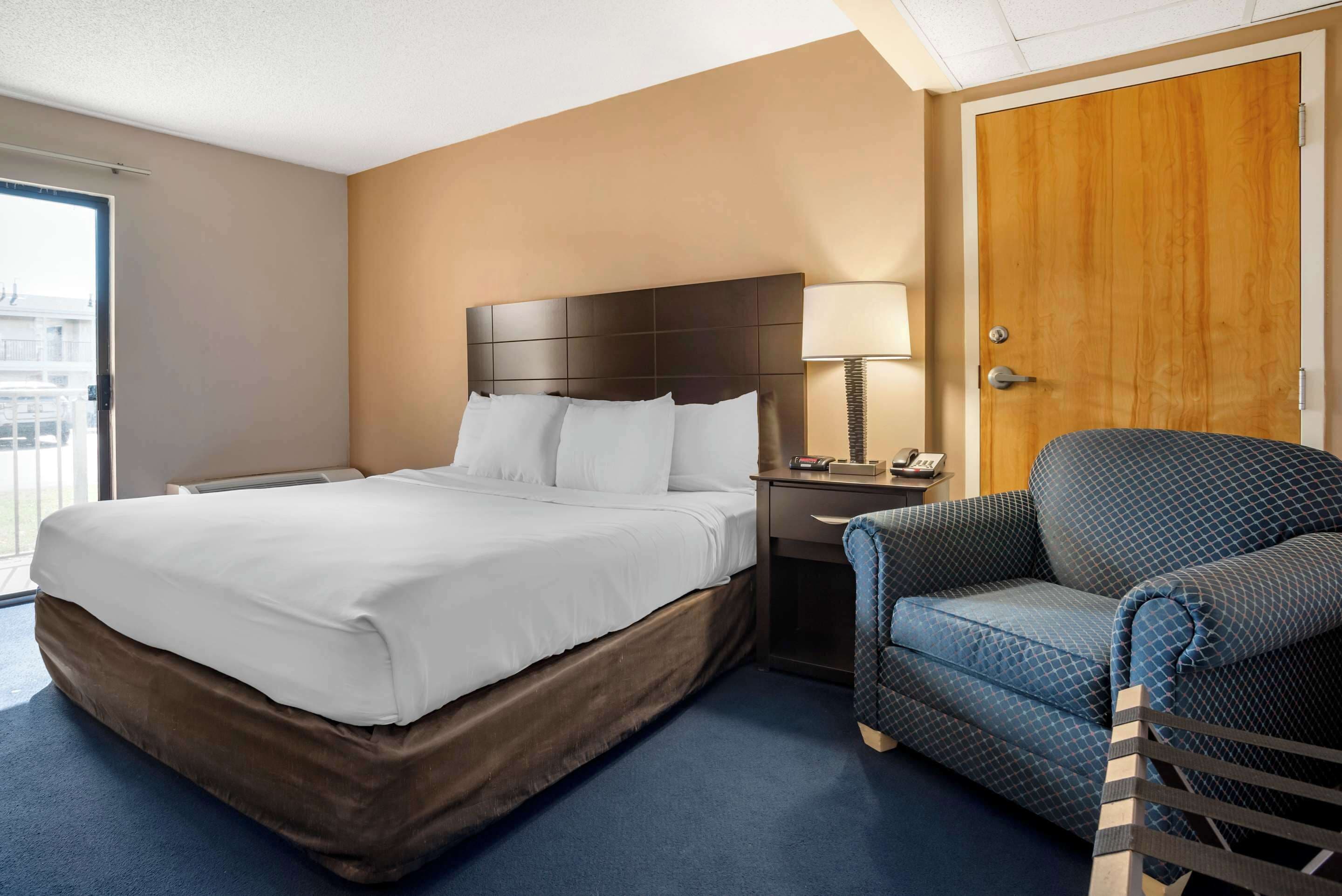 Photo - Econo Lodge Inn & Suites Rehoboth Beach