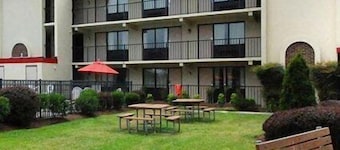 Econo Lodge Inn & Suites Rehoboth Beach