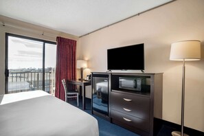 Standard Room, 1 King Bed, Non Smoking | Desk, free cribs/infant beds, rollaway beds, free WiFi