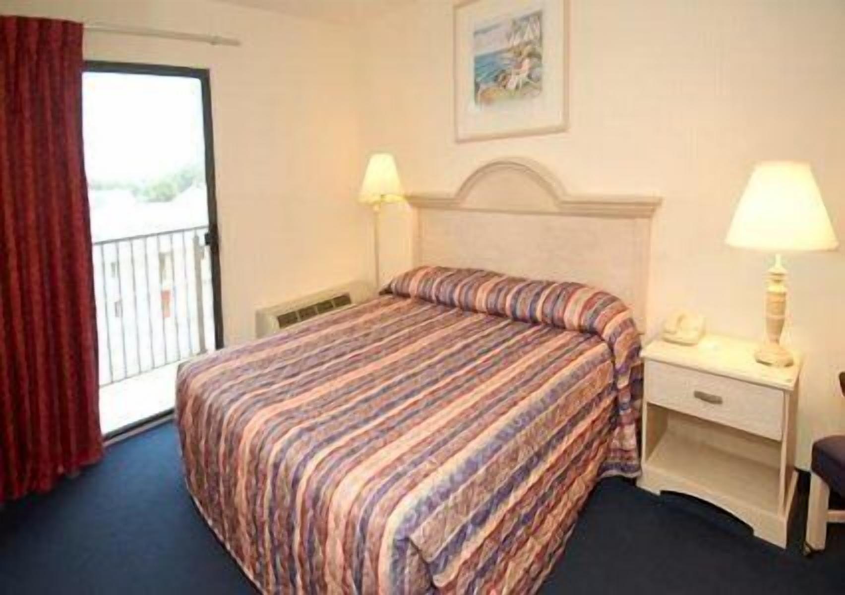 Photo - Econo Lodge Inn & Suites Rehoboth Beach