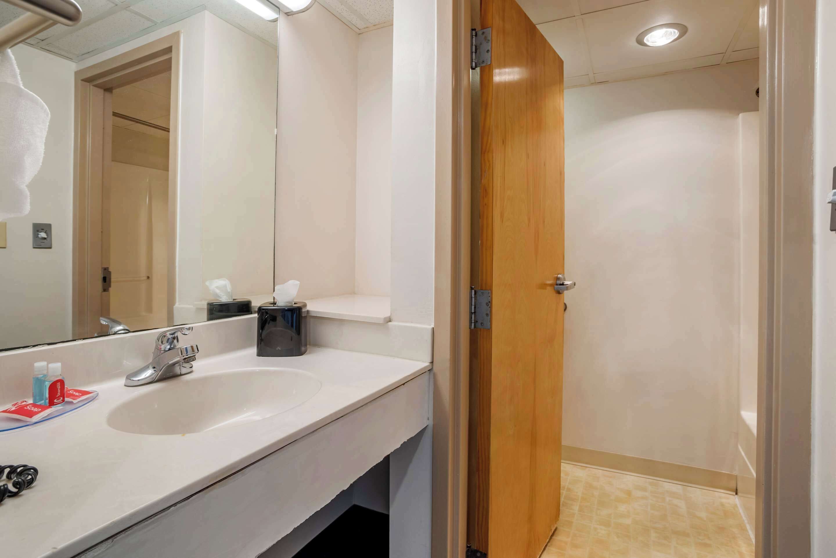 Photo - Econo Lodge Inn & Suites Rehoboth Beach