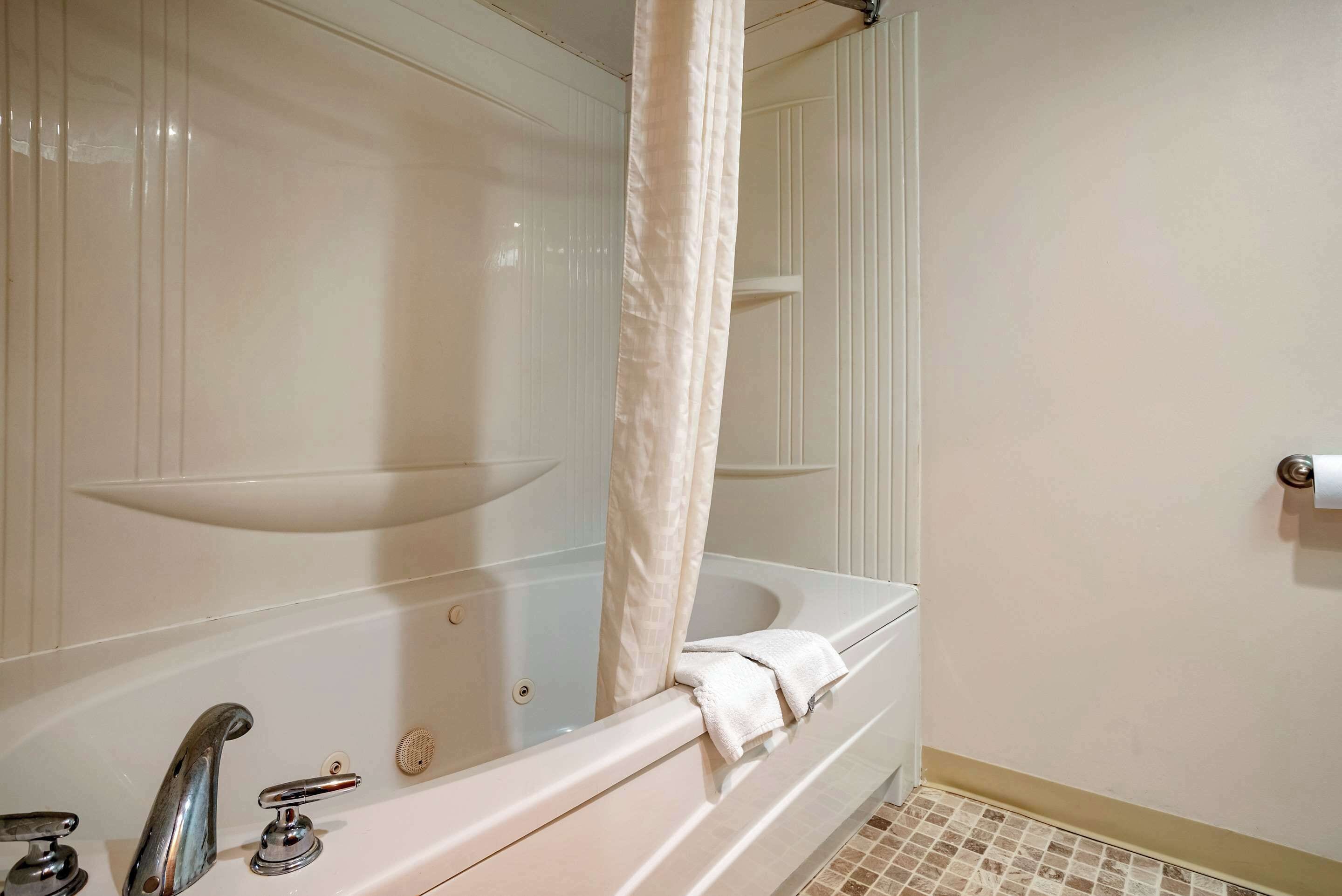 Photo - Econo Lodge Inn & Suites Rehoboth Beach