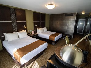 Habitación doble estándar | Ropa de cama de alta calidad, camas con pillow-top y minibar 