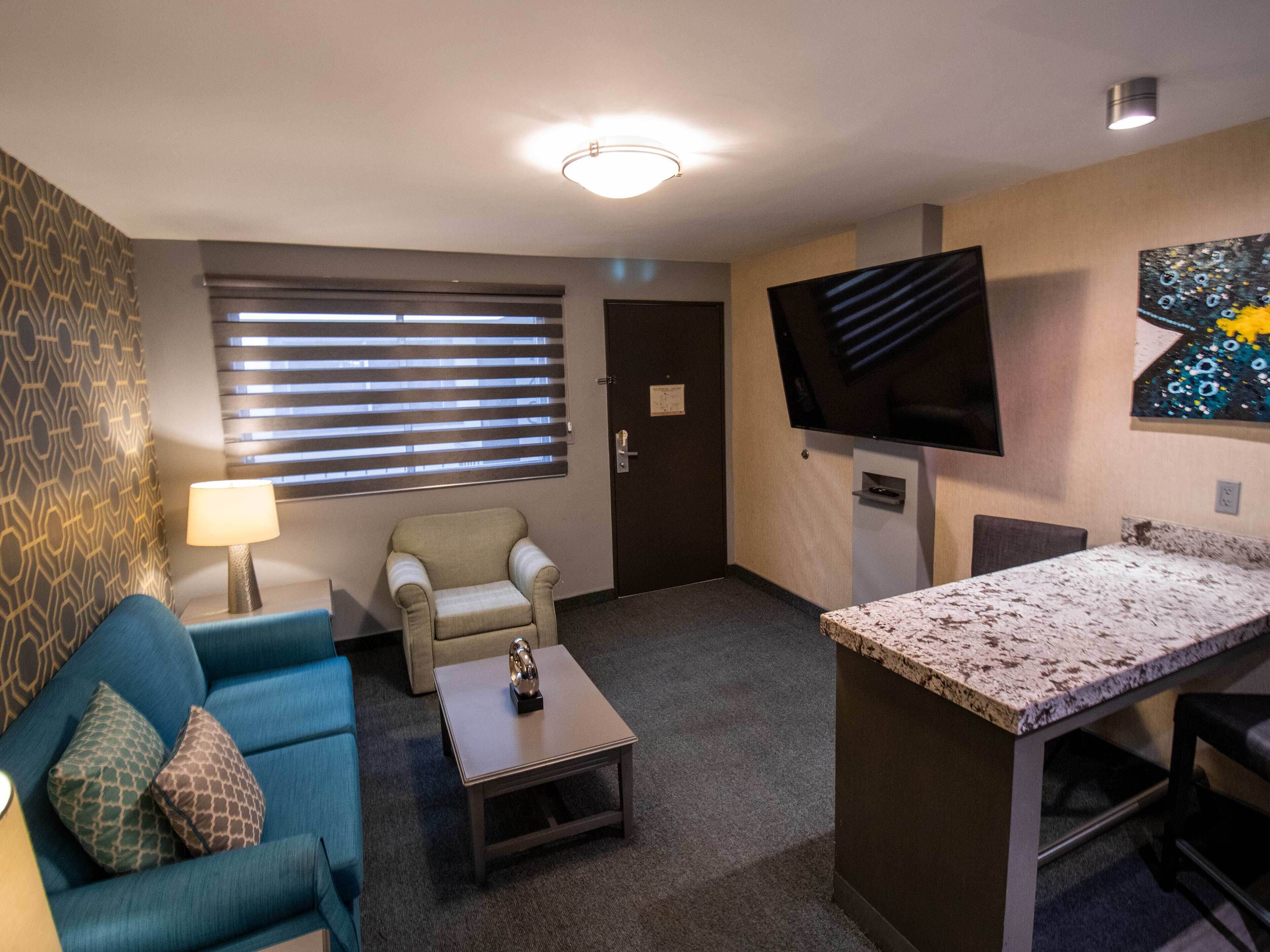 1 bedroom, premium bedding, pillow-top beds, minibar