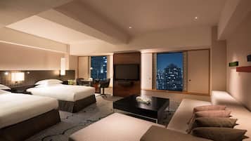 1 bedroom, premium bedding, in-room safe, desk