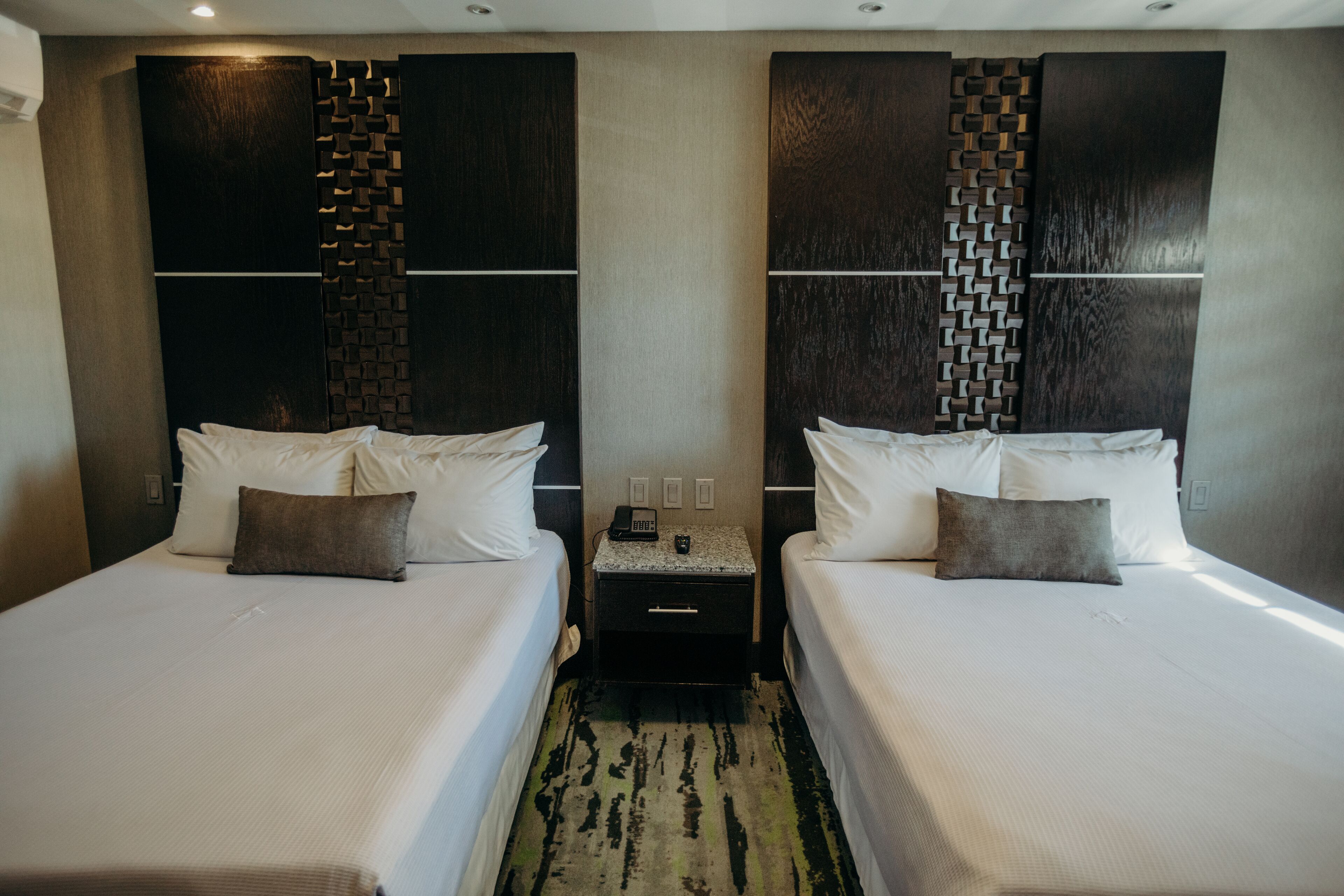 superior double room | 1 bedroom, in-room safe, desk, laptop workspace