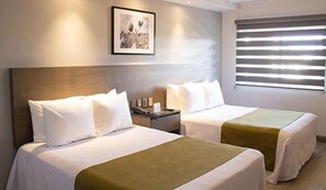 Executive Double Room | 1 bedroom, in-room safe, desk, laptop workspace