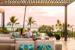 Breakfast, lunch, dinner served; American cuisine, pool views