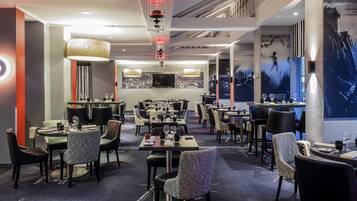 FrĂŒhstĂŒck, Mittagessen, Abendessen, internationale KĂŒche