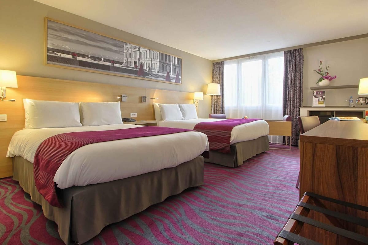 클래식룸, 더블침대 2개 | 고급 침구, 객실 내 금고, 책상, 암막 커튼