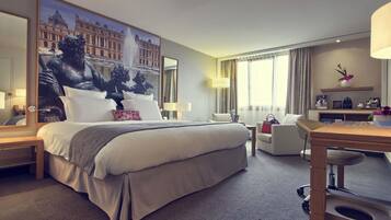 Premium bedding, in-room safe, desk, blackout drapes