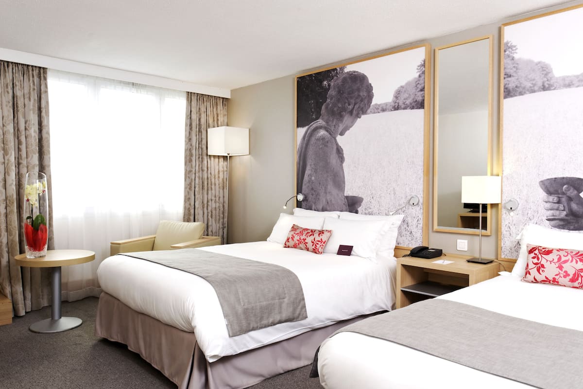 Premium bedding, in-room safe, desk, blackout curtains