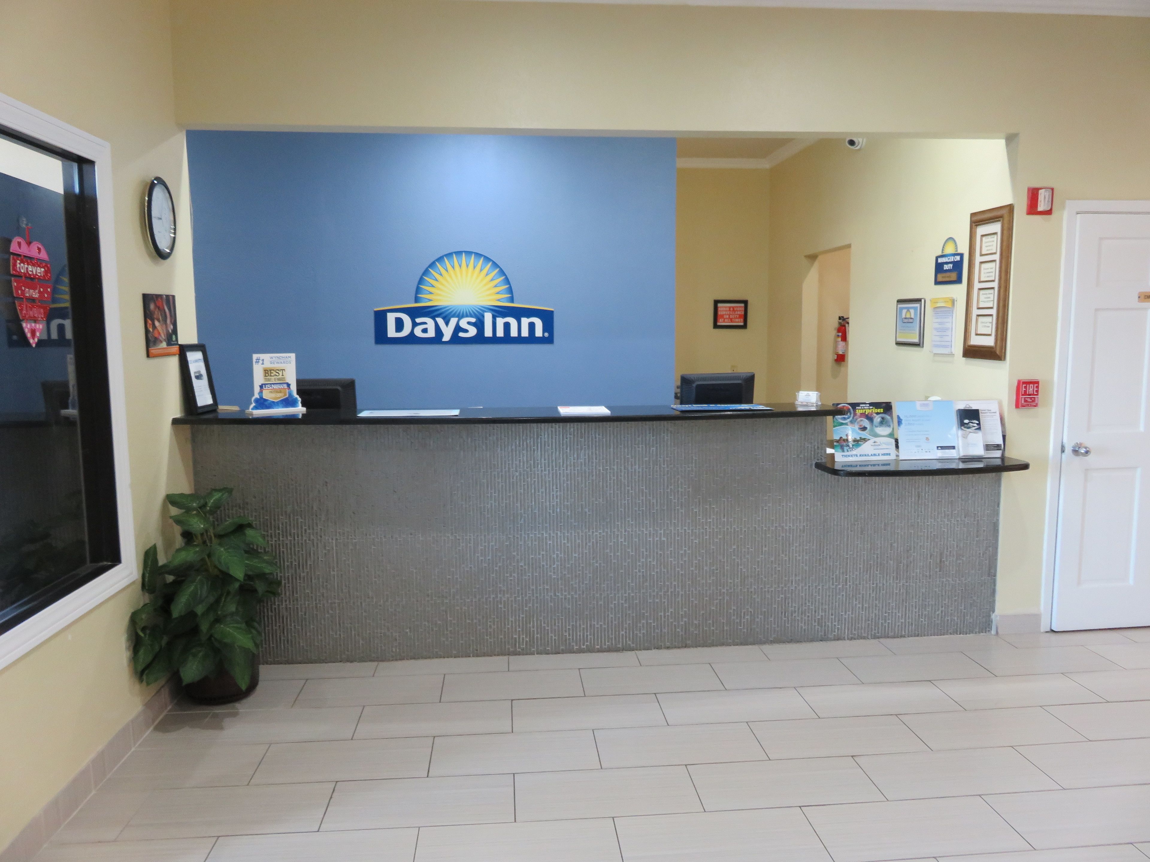 Foto - Days Inn by Wyndham Near Seaworld San Antonio