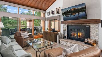 Condo, 3 Bedrooms (Villas 1436) | Ruang tamu | TV