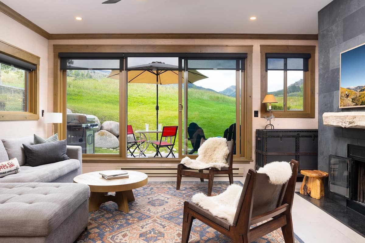 Condo (3 Bedrooms) | Front of property