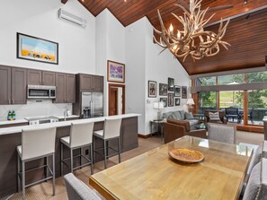 Leilighet, 3 soverom (Villas 1436) | Spiseområde på rommet