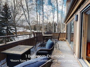 Luxury Condo | Property amenity