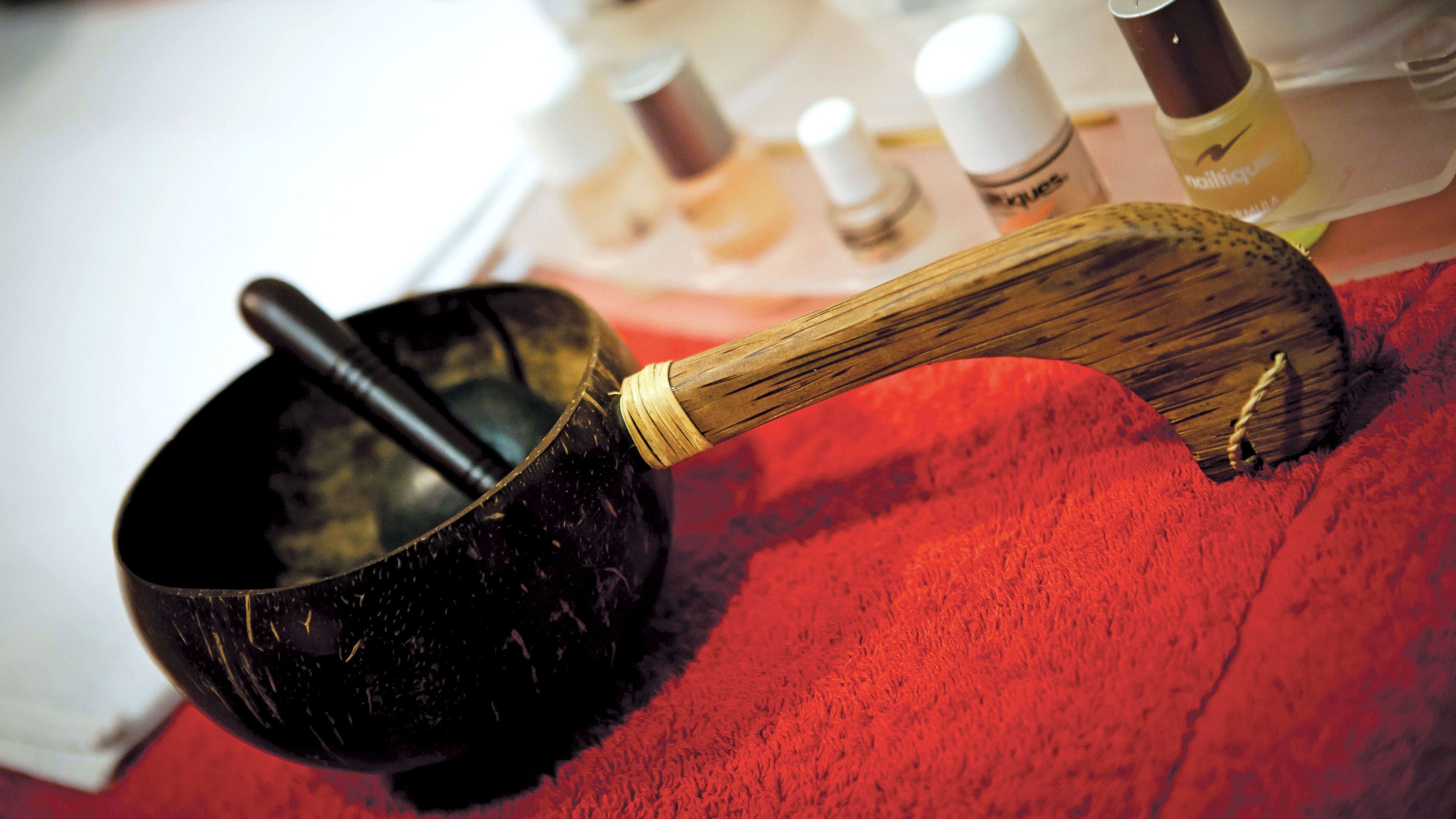 sauna, steam room, body treatments, aromatherapy, hot stone massages