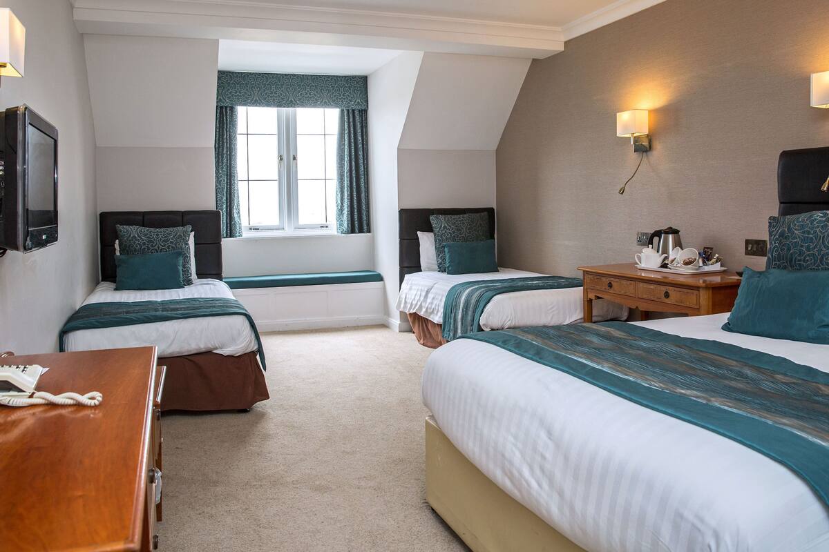 premium bedding, in-room safe, individually decorated, desk