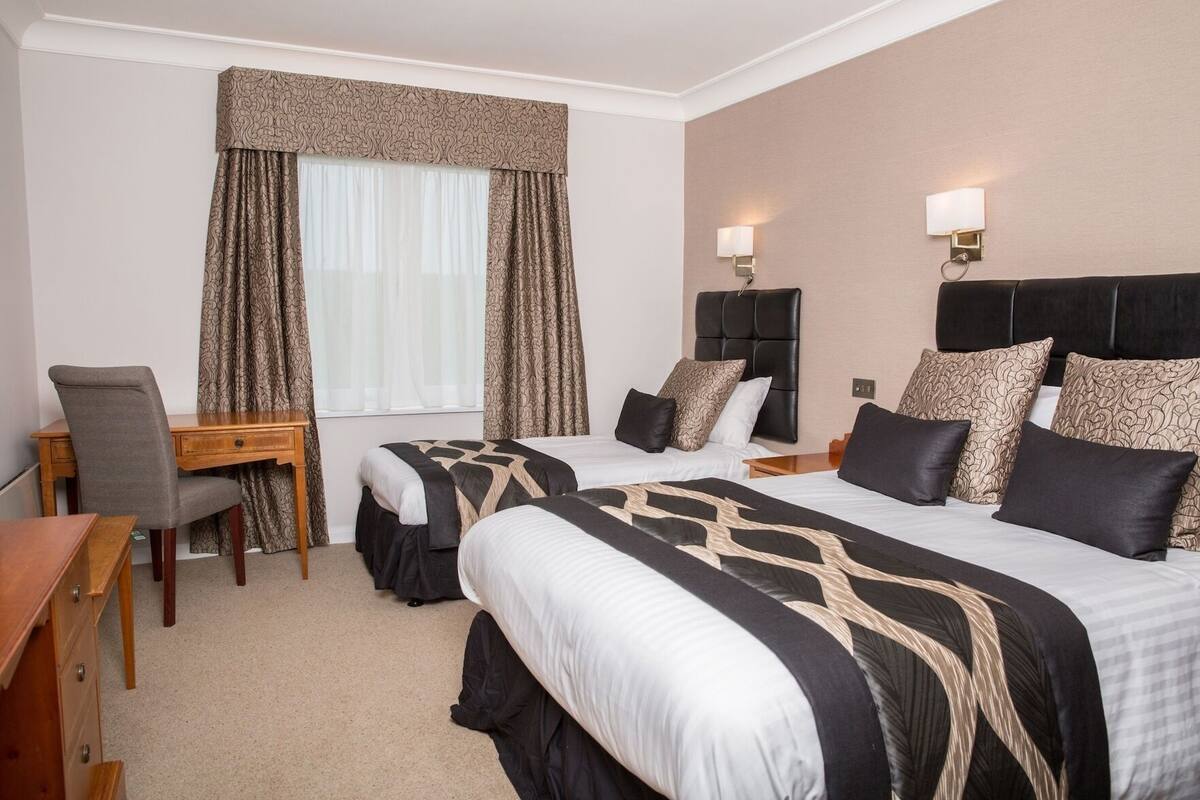 Premium bedding, in-room safe, desk, laptop workspace