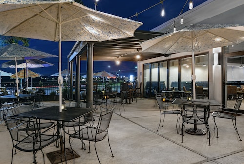 Holiday Inn Philadelphia-Cherry Hill by IHG