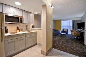 Suite, 1 King Bed | Premium bedding, pillowtop beds, in-room safe, desk