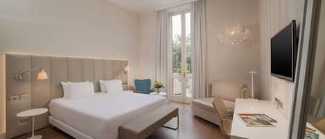 Superior Room (View, Extra Large) | Down duvets, minibar, in-room safe, desk