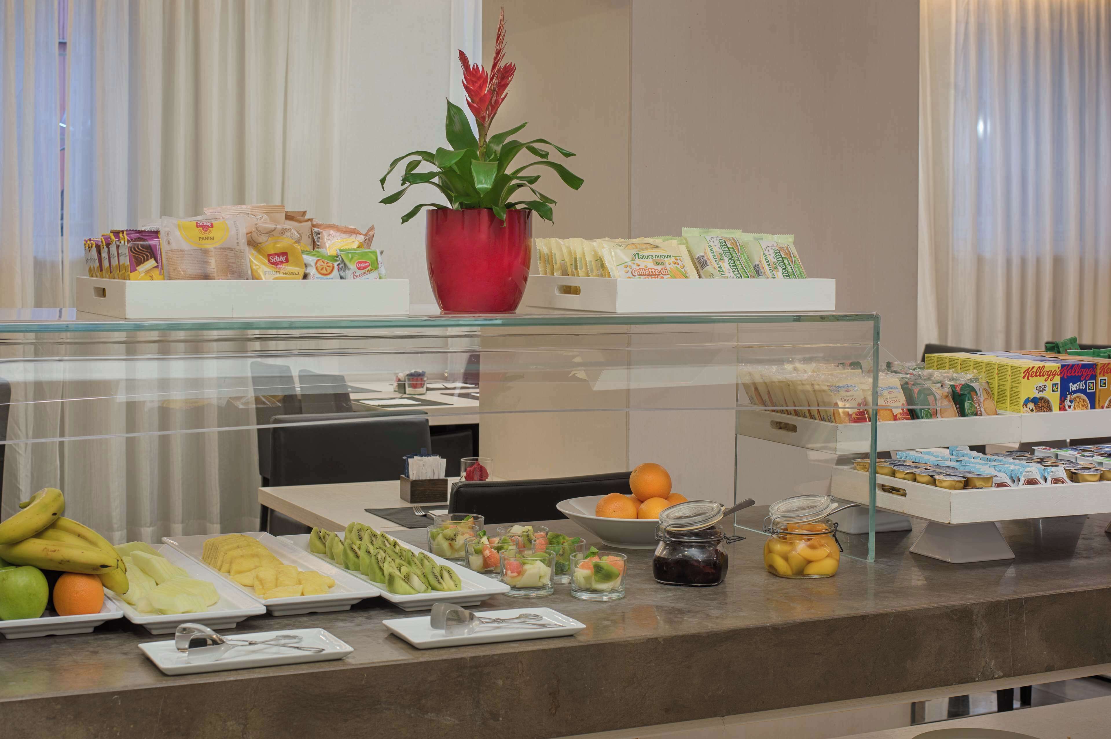 daily buffet breakfast for a fee