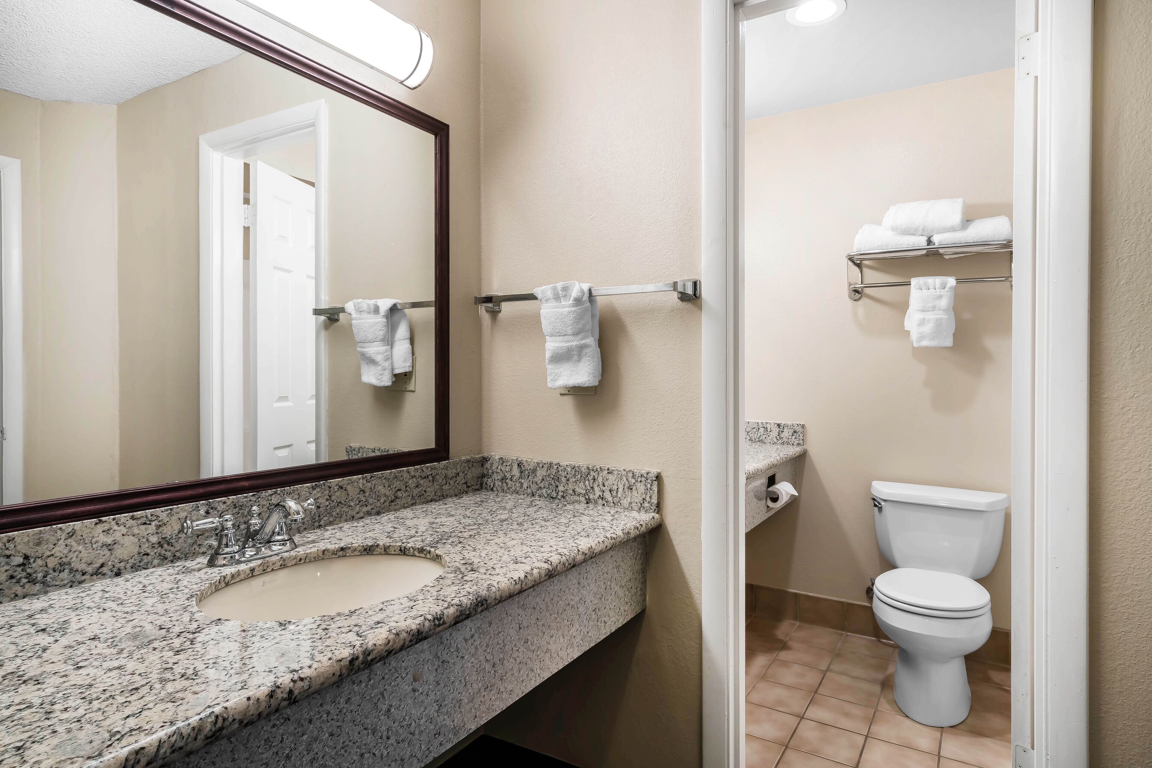 Oasis Inn Tacoma near JBLM