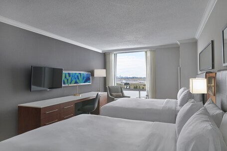 Hilton Toronto Airport Hotel Suites - Image 20