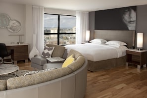 Premium Room, 1 King Bed, Corner | Living area | 42-inch LCD TV with cable channels, TV, pay films - Hilton Toronto Airport Hotel & Suites (Mississauga)