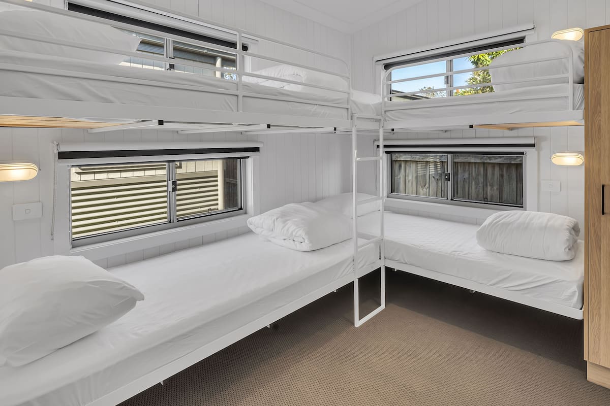 Cabin | 3 bedrooms, individually decorated, individually furnished