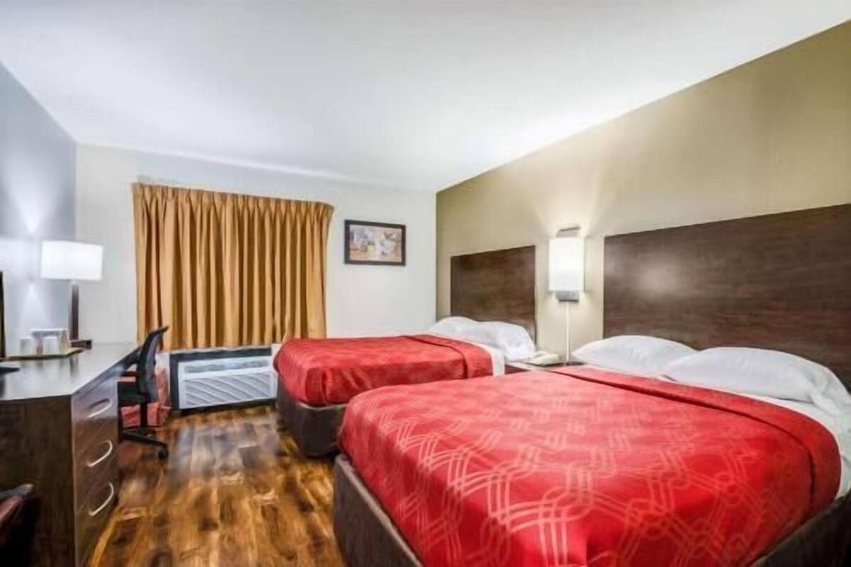 In-room safe, individually decorated, individually furnished, desk