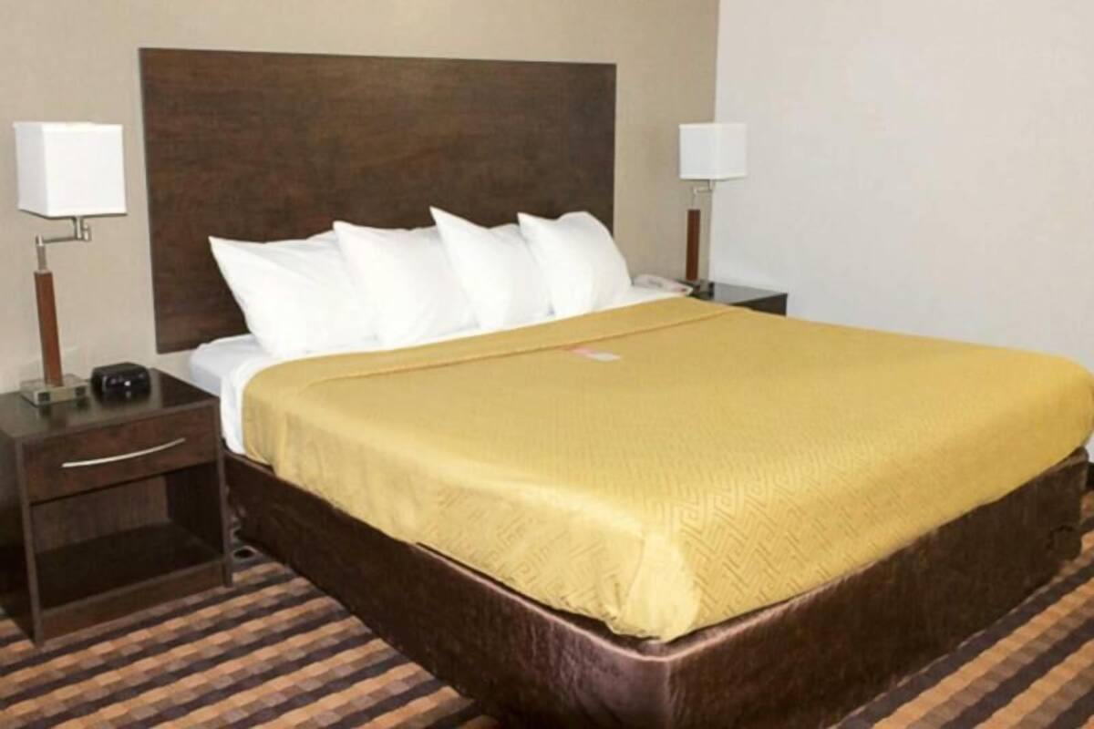 In-room safe, individually decorated, individually furnished, desk