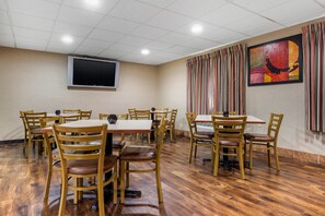 Tägliches inbegriffenes Frühstück zum Mitnehmen