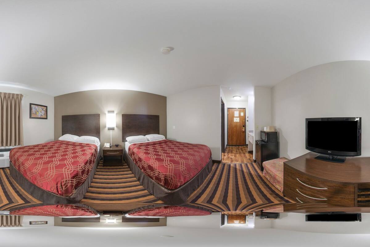 In-room safe, individually decorated, individually furnished, desk