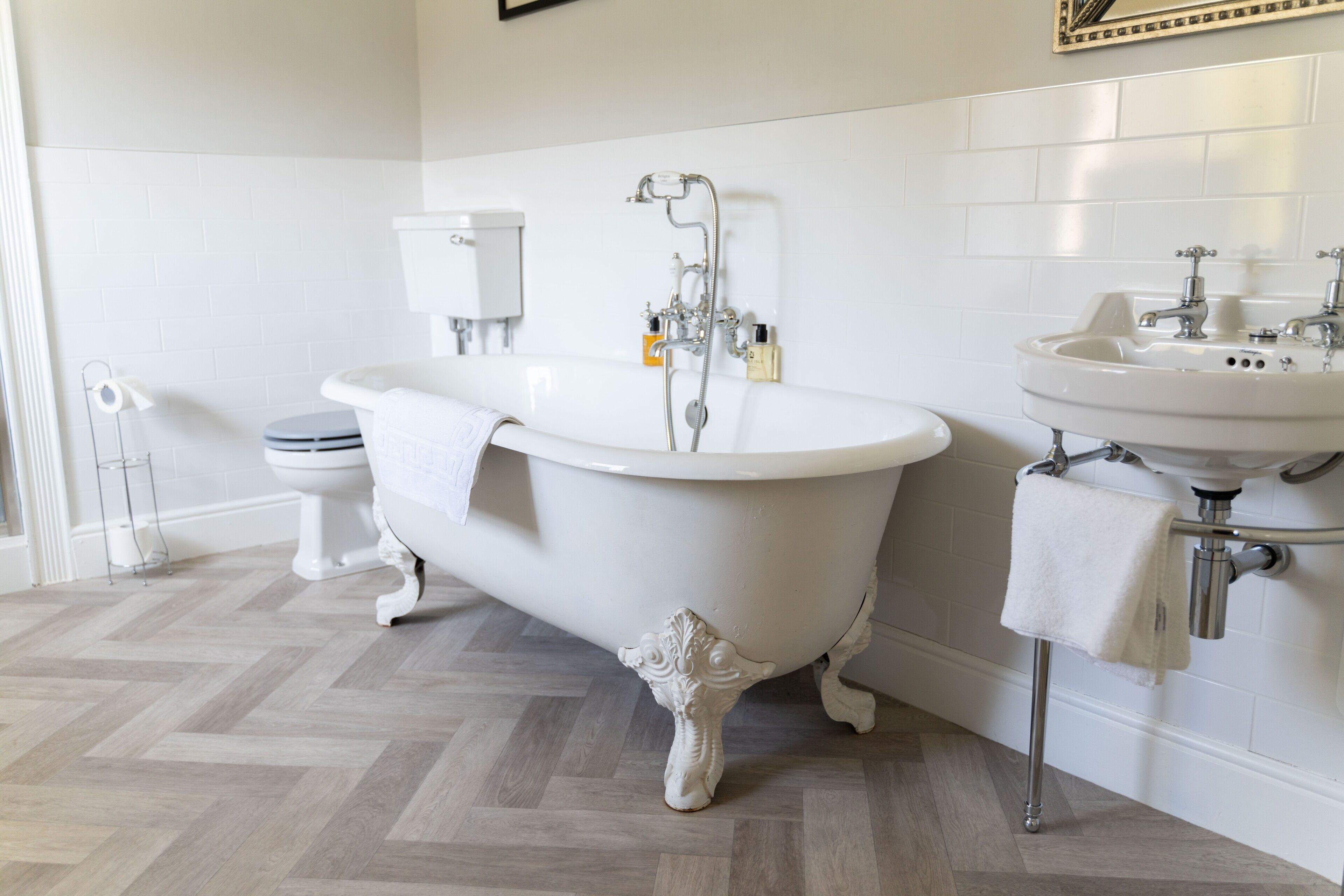 combined shower/bathtub, free toiletries, hair dryer, towels