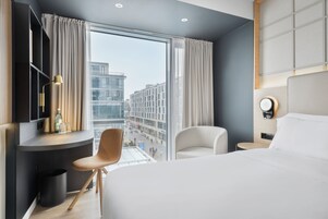 华丽客房 (Old Town View) | 高档床上用品、加厚床垫、客房内保险箱、办公桌