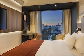 Deluxe Room (Old Town View) | Premium bedding, pillow-top beds, minibar, in-room safe - Barceló Dresden Newa (Dresden)