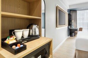 Premium bedding, pillowtop beds, in-room safe, desk - Barceló Dresden Newa (Dresden)