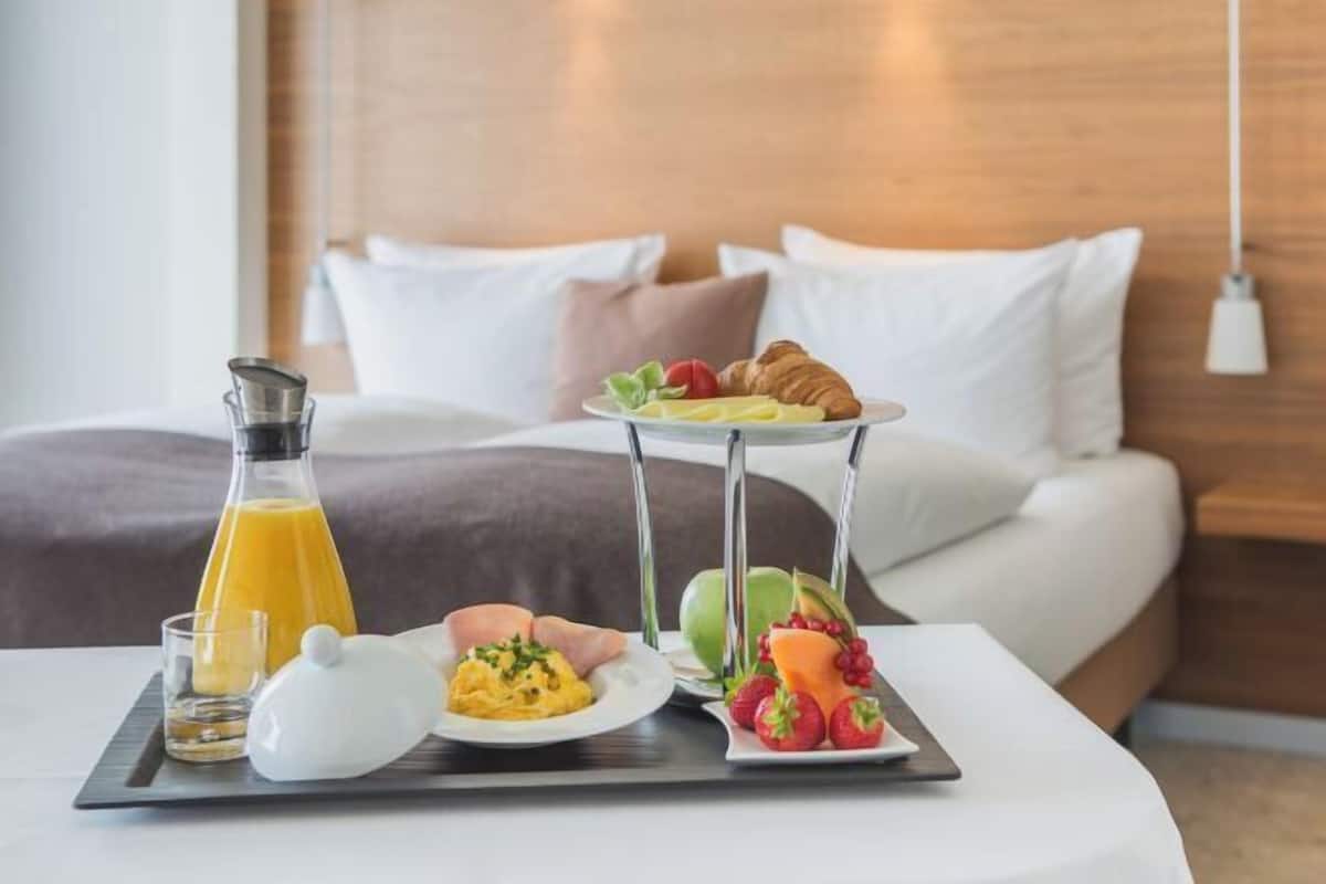 Premium bedding, pillow-top beds, in-room safe, desk
