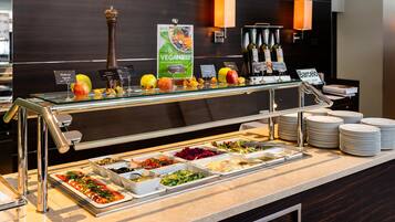 Dagelijks ontbijtbuffet (EUR 24 per persoon)