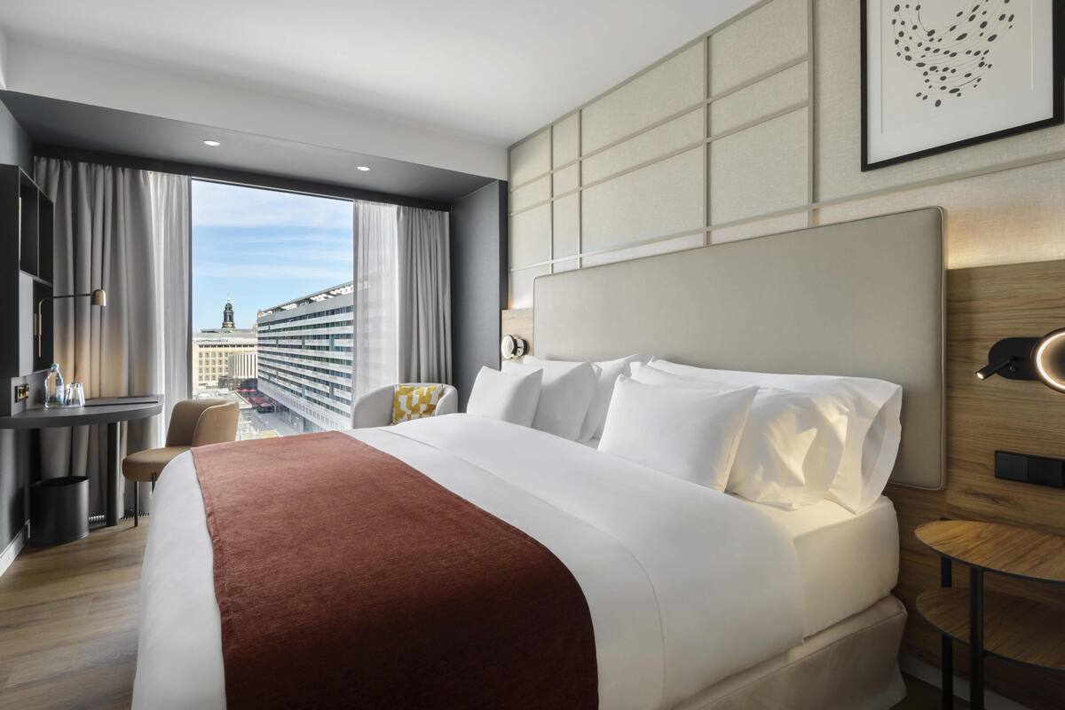 Deluxe Room (Old Town View)