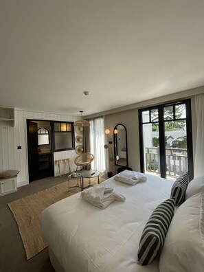 Deluxe Double or Twin Room | Egyptian cotton sheets, premium bedding, minibar, in-room safe