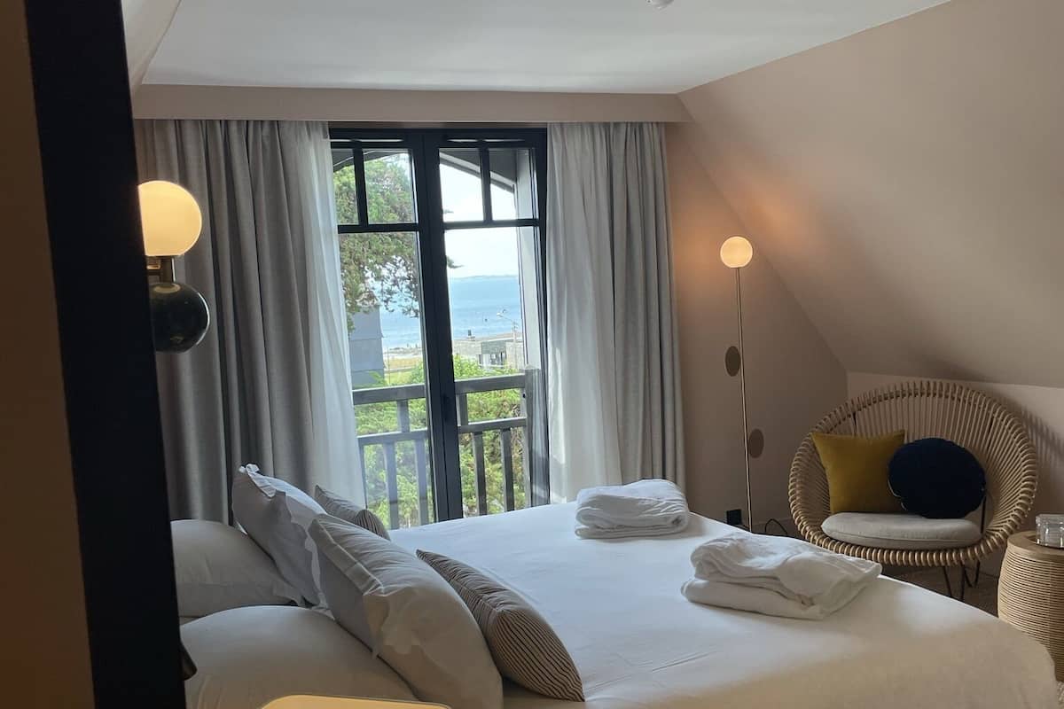 Junior Double or Twin Room | Egyptian cotton sheets, premium bedding, minibar, in-room safe