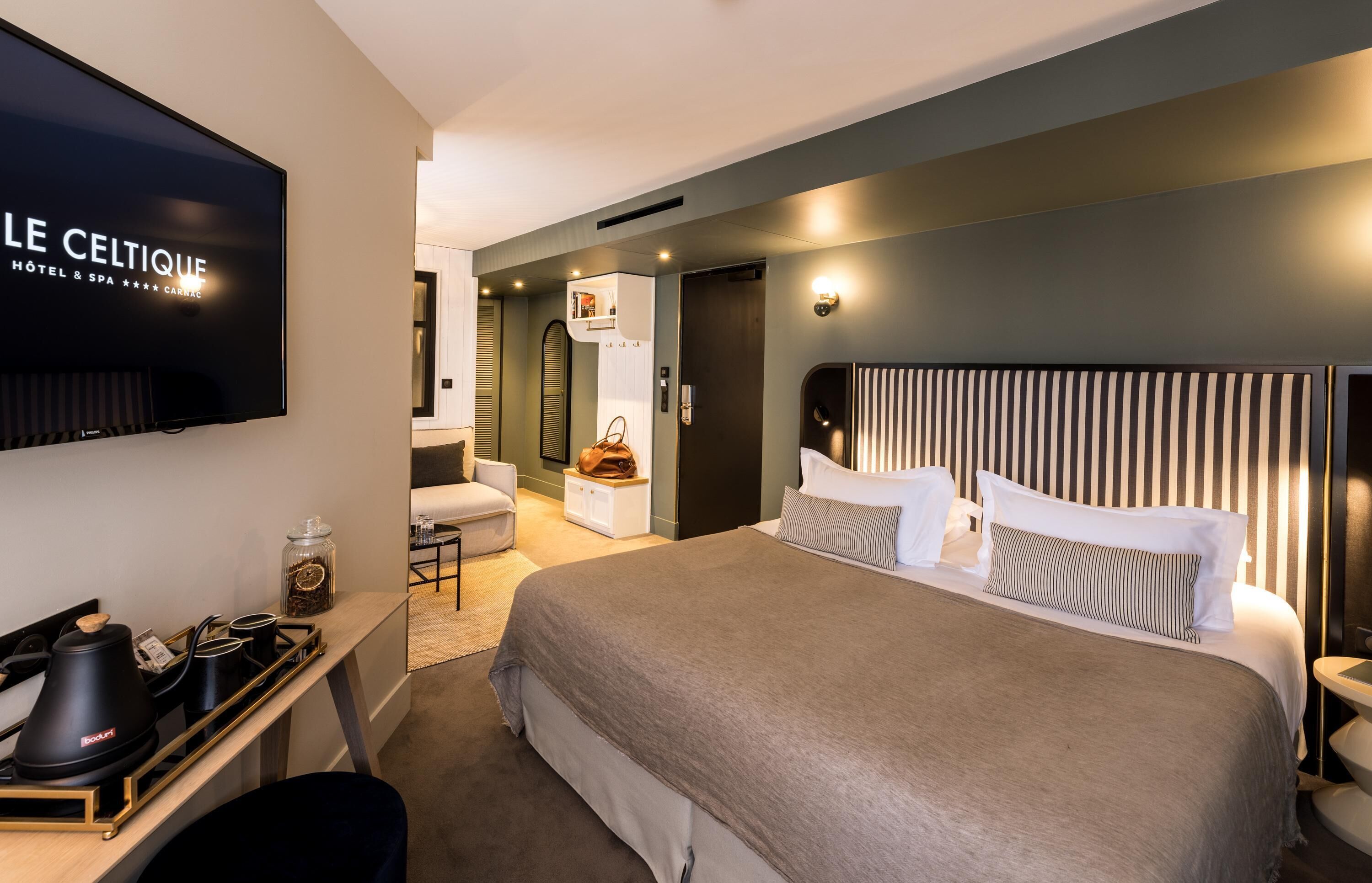 Egyptian cotton sheets, premium bedding, minibar, in-room safe