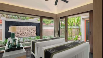 Couples treatment room(s), hot tub, steam room, body treatments